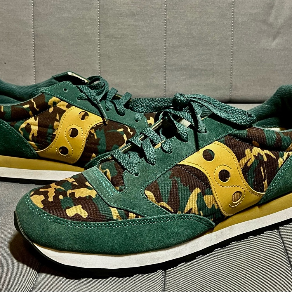Saucony camouflage Shoes size 10 - Like NEW